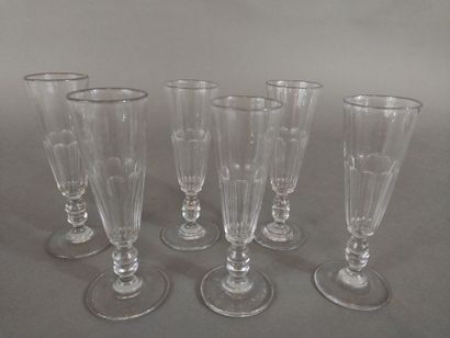 ***Six flûtes à champagne en cristal ou verre...
