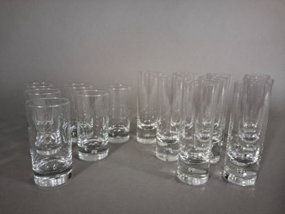 Lot de six verres à eau et neuf verres à...