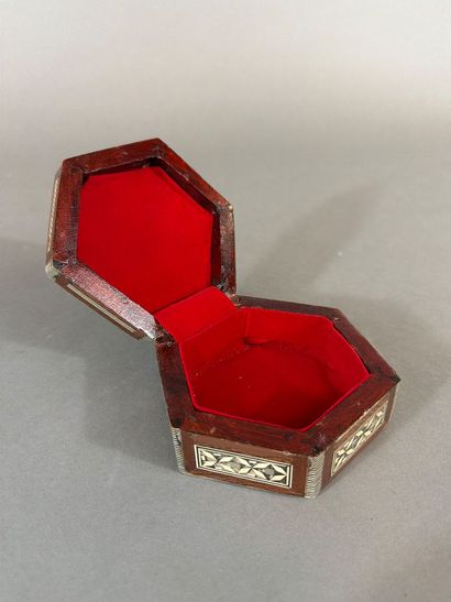Ensemble de boites en marqueterie d’os et...