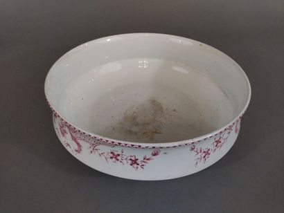 ONNAING (Nord) - Bassine en faïence à décor...