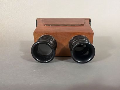 Visionneuse stéréoscopique en acajou avec...