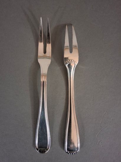 CHRISTOFLE, Lot de douze couteaux de table...