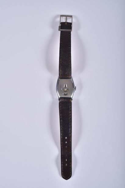 ANONYME
Montre bracelet à heures sautantes...