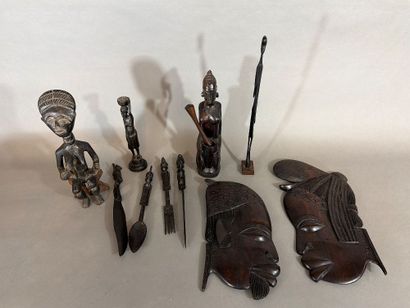 Ensemble de statues et du sculptures en bois...