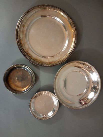Lot de pièces de service de table en métal...