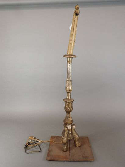 Pique cierge en bois sculpté et doré sur...