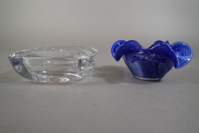 Lot de 2 cendriers/vides-poche comprenant...