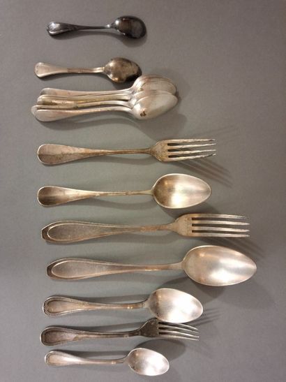 Partie de ménagère en métal argenté, modèle...