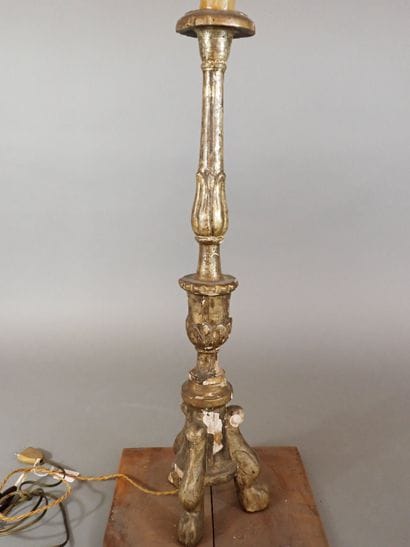 Pique cierge en bois sculpté et doré sur...