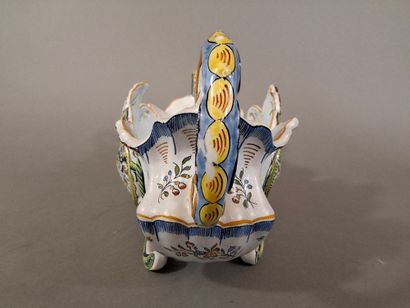 DESVRES, Jardinière en faience émaillée polychrome...