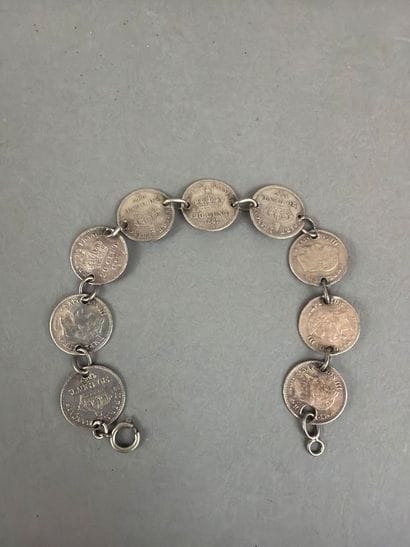 FRANCE - Bracelet composé de 9 pièces de...