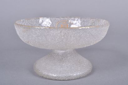 BACCARAT, dans le goût de. Coupe sur piédouche...