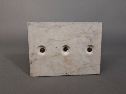 Sujet en biscuit figurant un angelot sur...