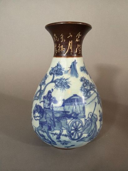 Ensemble de 3 vases balustres en porcelaine...