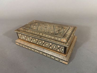 Ensemble de boites en marqueterie d’os et...