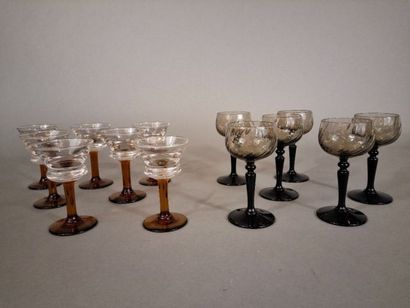 Lot de 6 verres à pied en verre soufflé marron-noir...