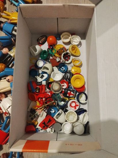 PLAYMOBIL - Lot de bonhommes et accessoi...