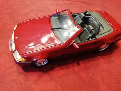 [VOITURE] Lot de 2 voitures, 1/18, sans boîte....