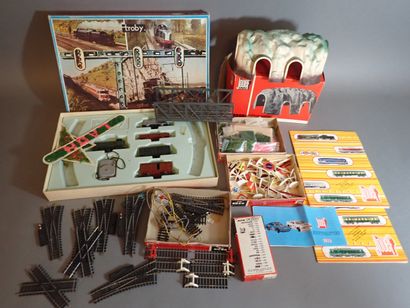 [TRAIN] JOUEF (HO). Fort lot de trains dont...