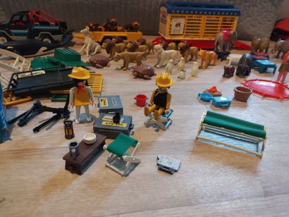 PLAYMOBIL - Lot dépareillé comprenant : animaux...
