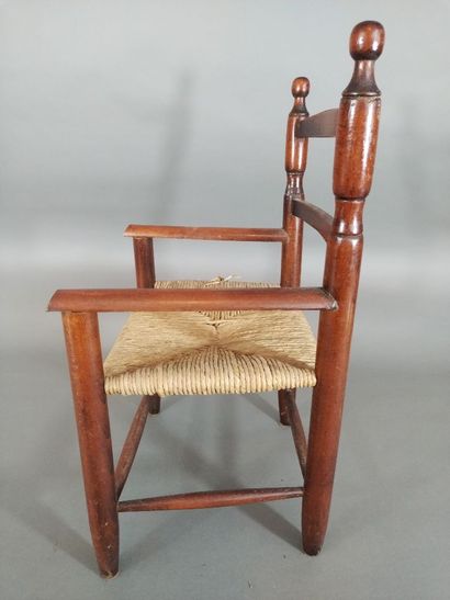 Chaise d'enfant paillée. Hauteur assise 25...