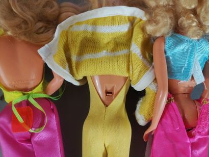 BARBIE, MATTEL, 9 poupées, le studio, mobilette,...