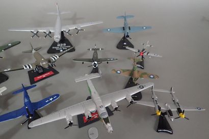[AVIONS MILITAIRES] U.S.A. Lot de 15 avions...
