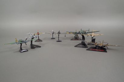 [AVIONS MILITAIRES] Lot de 9 avions comprenant...