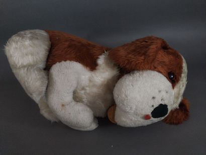 Grande peluche chien Saint-Bernard. Année...