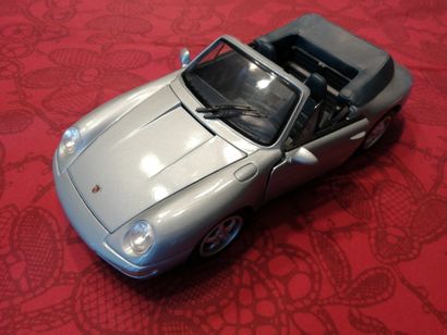 [VOITURE] MAISTON - lot de 2 Porsches, 1/18,...