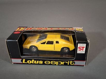 [VOITURE] Lot de 2 voitures 1/43, Japon,...