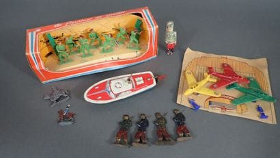 [JOUETS] Ensemble de jouets comprenant :...