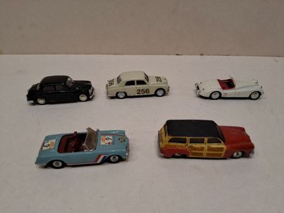 [VOITURE] - Lot de 5 voitures en métal et...