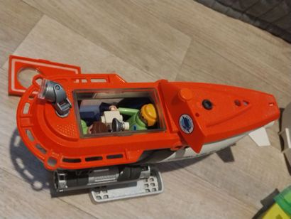 PLAYMOBIL - Lot comprenant sous-marin Blue...