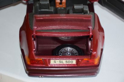 [VOITURE] Lot de 2 voitures, 1/18, sans boîte....