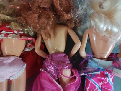 BARBIE, MATTEL, 9 poupées, le studio, mobilette,...
