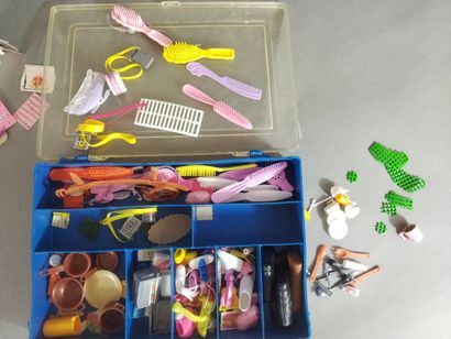 BARBIE, MATTEL, 9 poupées, le studio, mobilette,...