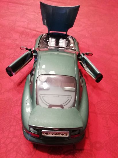 [VOITURE] MAISON, Aston Martin DB7 Vantage,...