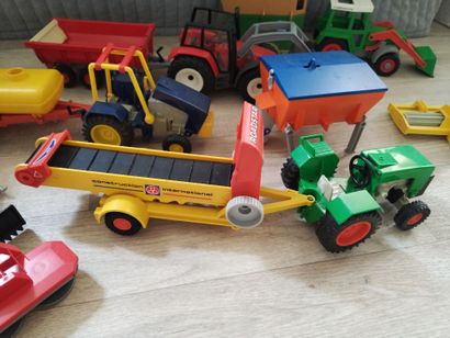 PLAYMOBIL - La ferme, lit de matériels agricoles,...