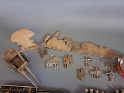 LOUETS ANCIENS - Lot de jouets en bois comprenant...