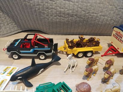 PLAYMOBIL - Lot dépareillé comprenant : animaux...