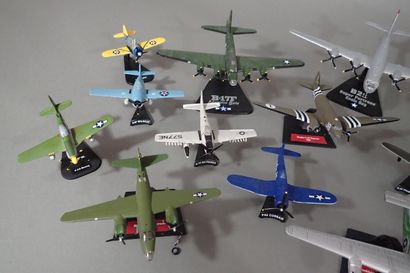[AVIONS MILITAIRES] U.S.A. Lot de 15 avions...