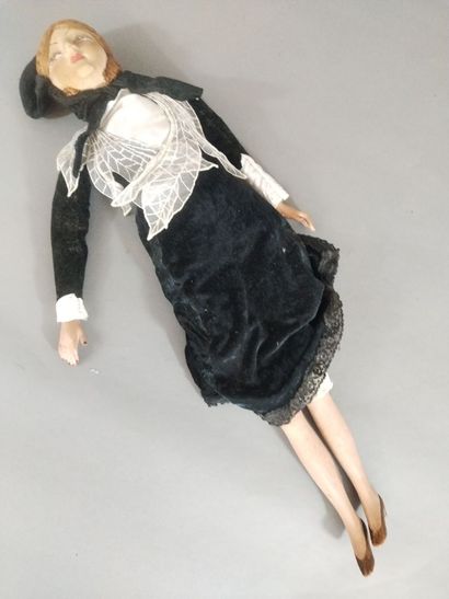 Poupée de salon folklorique régionale en...