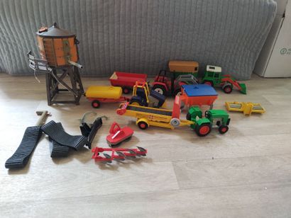 PLAYMOBIL - La ferme, lit de matériels agricoles,...