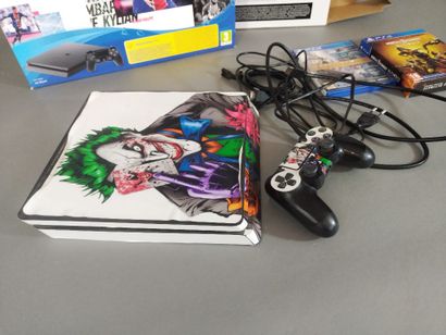 Console de jeu PS4, en carton, avec manette...