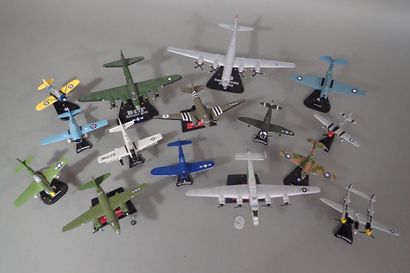 [AVIONS MILITAIRES] U.S.A. Lot de 15 avions...