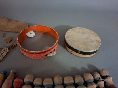 LOUETS ANCIENS - Lot de jouets en bois comprenant...