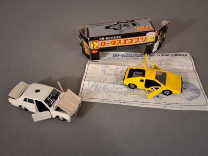 [VOITURE] Lot de 2 voitures 1/43, Japon,...