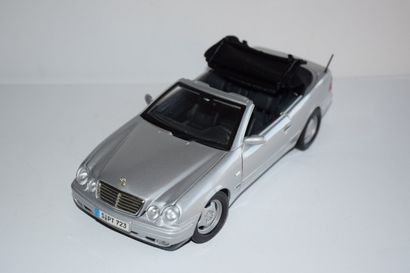 [VOITURE] Lot de 2 voitures, 1/18, sans boîte....