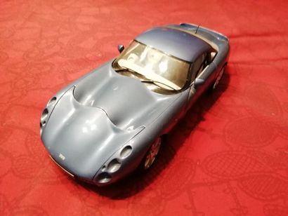 [VOITURE] Lot de 2 voitures, 1/18, sans boîte,...